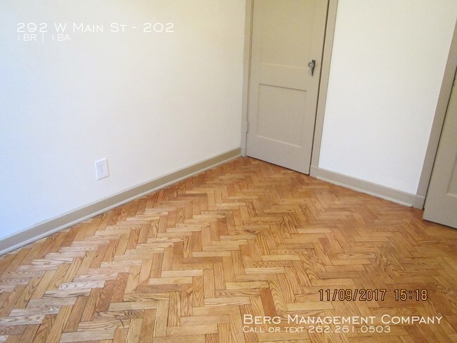 Building Photo - One Bedroom Heat Included