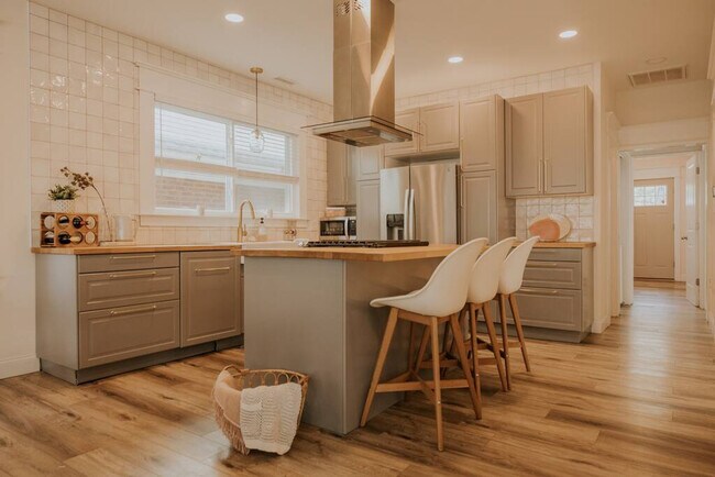 Foto del edificio - 3 S Surrey Ave