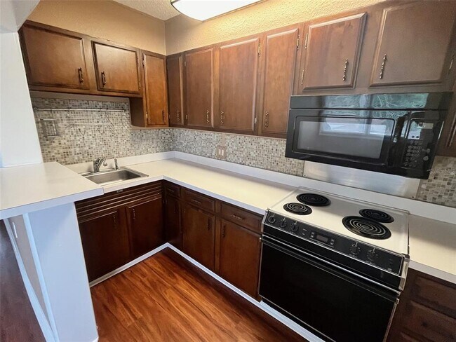 Foto del edificio - 80 Indian Rocks Rd N