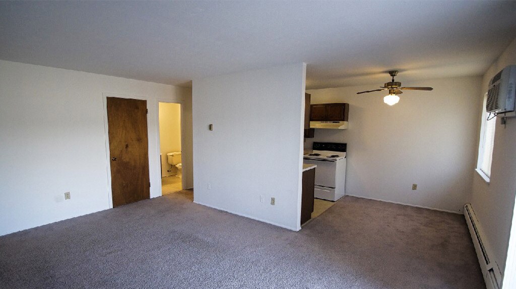 Westwood Apartments - SP Lafayette LLC – 2 Bed/1 Bath/840 sq ft
