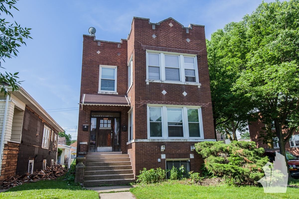 2 br, 1 bath - 4857 W Schubert Ave 1st Floor - 2 br, 1 bath  - 4857 W Schubert Ave 1st Floor