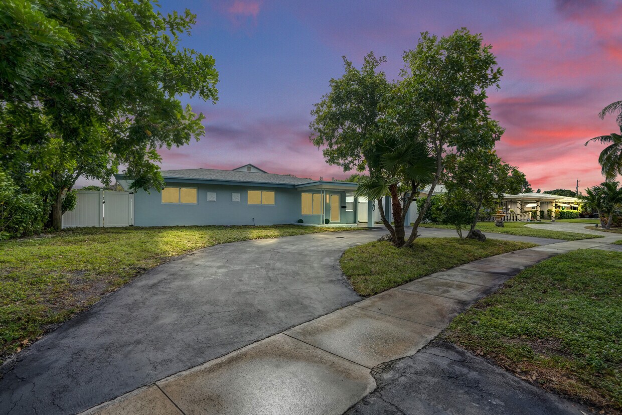 Foto principal - 820 NE 8th St