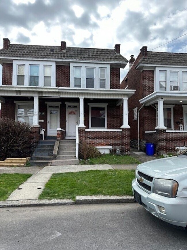 Foto del edificio - 3 Bedroom 1 Bath House For Rent In Harrisb...