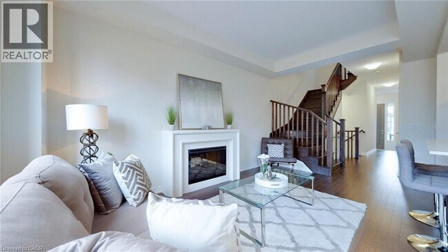 Photo du bâtiment - 13 Gloria St.