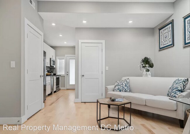 Foto del edificio - 2 br, 1 bath House - 833 19th St NE Unit 3