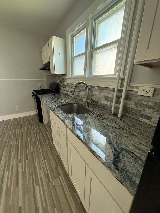 Interior Photo - Oak Woods Collingswood