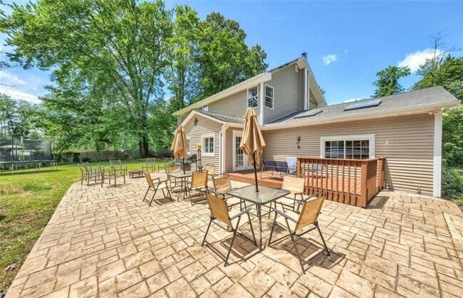Foto del edificio - 7 Shannon Ln