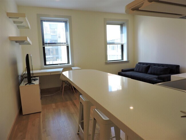 Foto del edificio - 14 Hilliard St