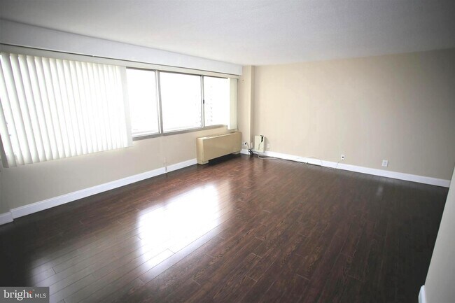 Building Photo - 5500 Friendship Blvd
