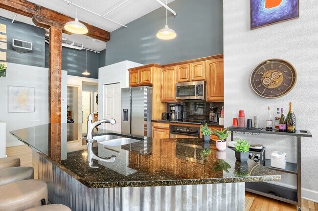 Foto del edificio - 2560 Blake St