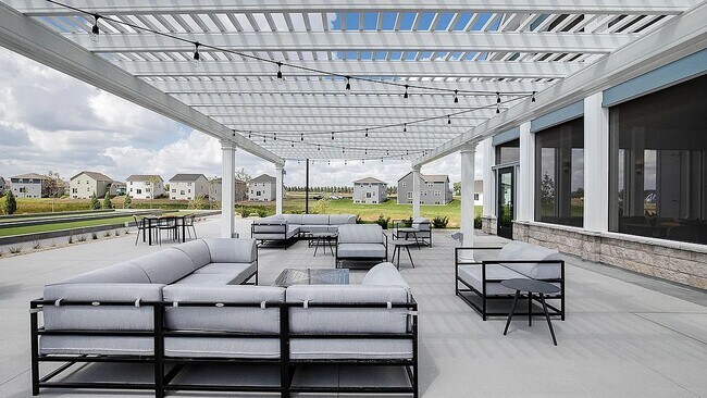 Foto del edificio - 17584 Driscoll Pl