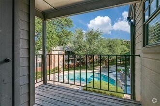 Building Photo - 15221 Berry Trail