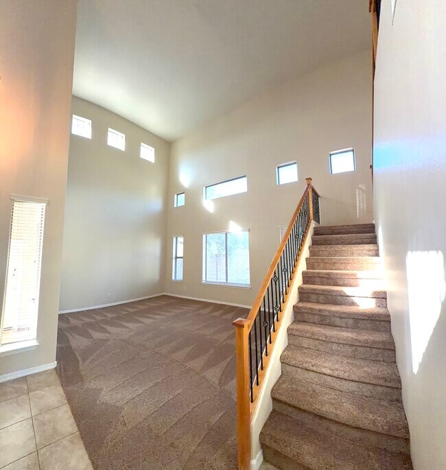 Sala de estar formal - 3163 S Porter St