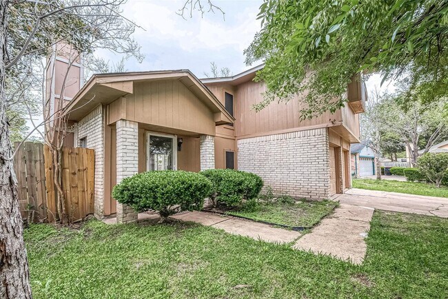Building Photo - 7415 Colima Dr
