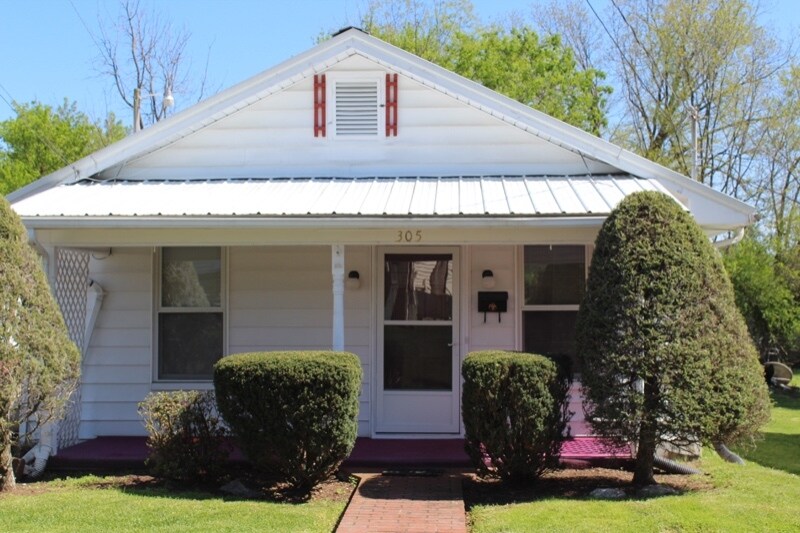 305 W Chilhowie Ave, Johnson City, TN 37604 House Rental in Johnson