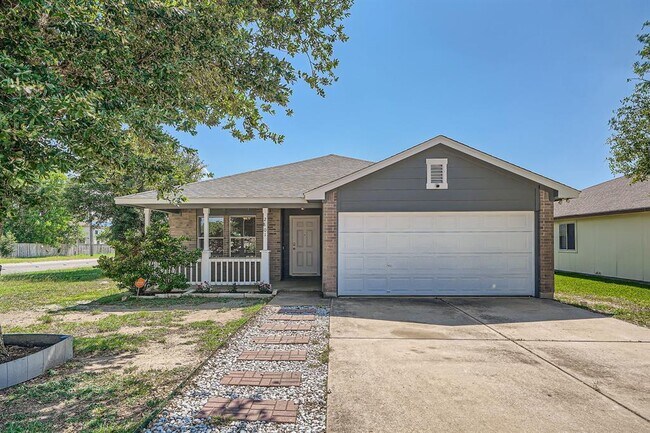 Building Photo - 2801 Tyler Ln