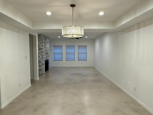 Building Photo - 10630 Morado Cir