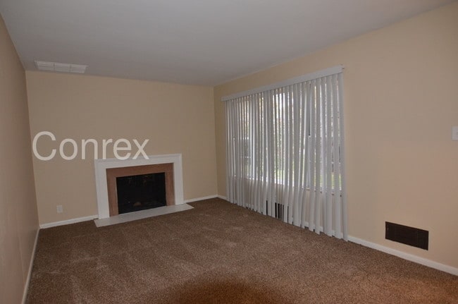 Building Photo - 5635 Coburn Ave