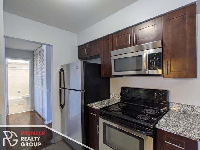 Foto del edificio - 7545 N Winchester Ave