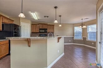 Building Photo - 5610 Alexandria Dr