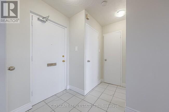 Building Photo - 100 Rowena Dr