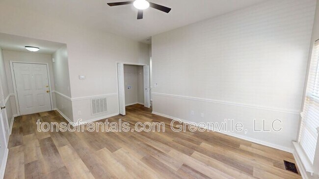 Foto del edificio - 407 Windy Meadow Way