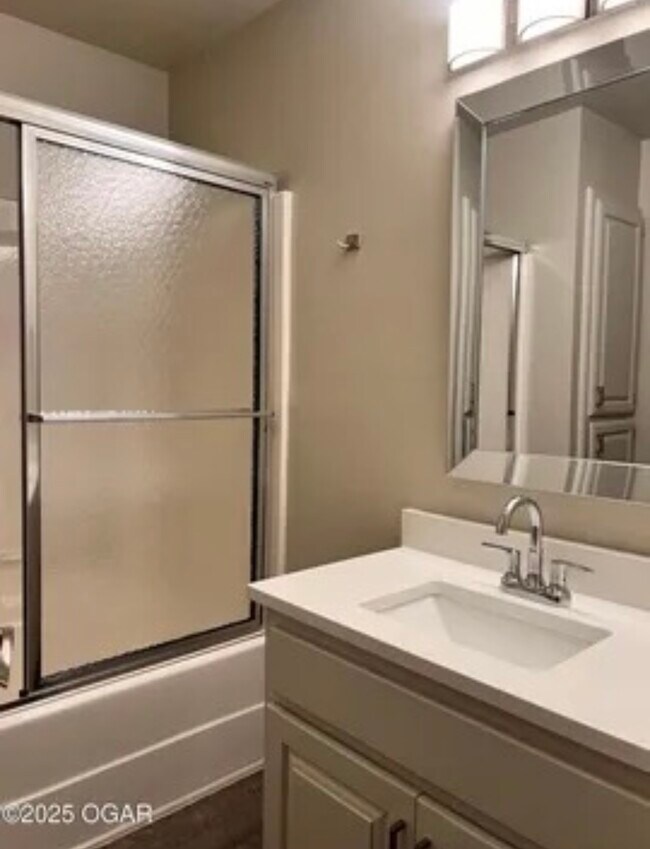 Foto del edificio - 507 W Briarbrook Ln