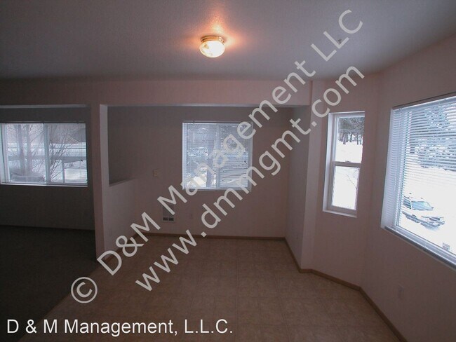 Foto del edificio - 1101 Emma Ave