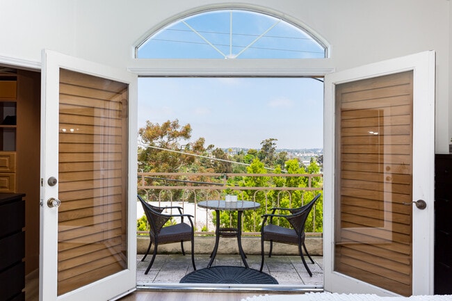 Foto del edificio - 919 W Lewis St