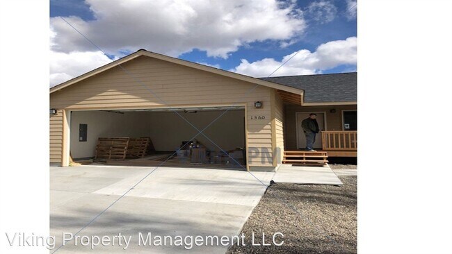 Building Photo - 3 br, 2 bath House - 1360 NW Breann Loop
