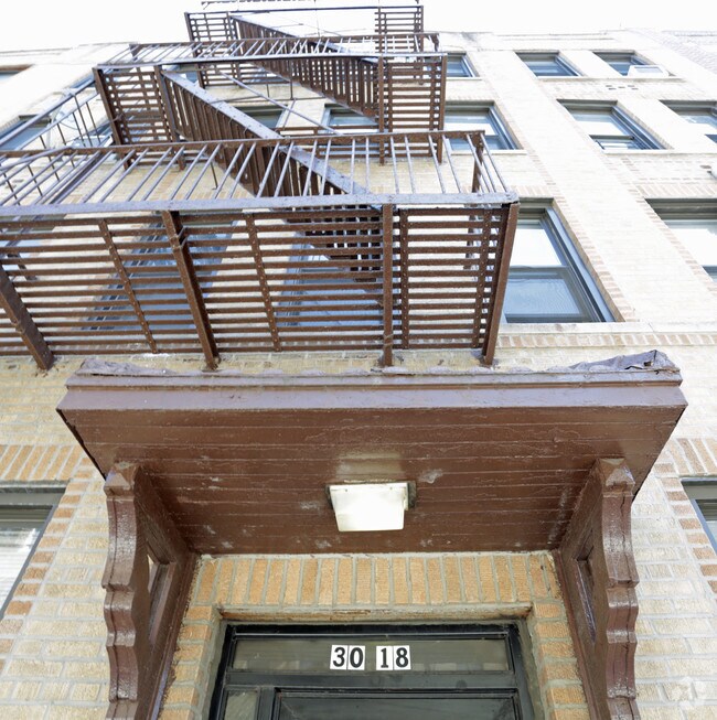 Foto del edificio - 3018 Holland Ave