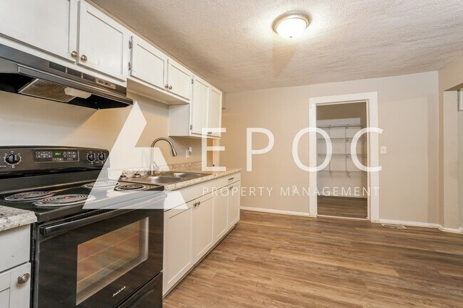 Foto del edificio - 1310 Phipps Ave