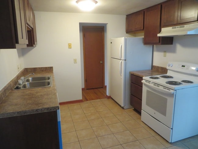 Building Photo - 5806 Russett Rd