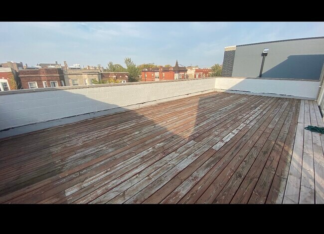 Building Photo - 2803 W Warren Blvd