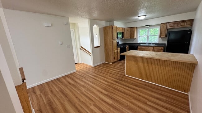 Building Photo - 608 Duplex