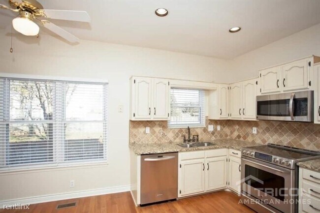 Building Photo - 1313 Summer Haven Cir