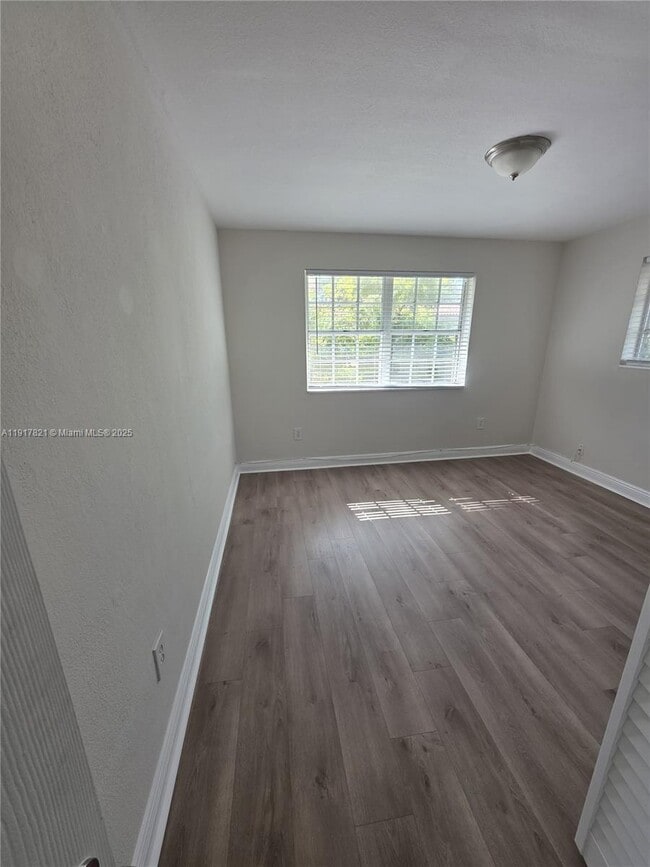 Foto del edificio - 30 Phoenetia Ave