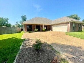 Building Photo - 105 Lynwood Ct