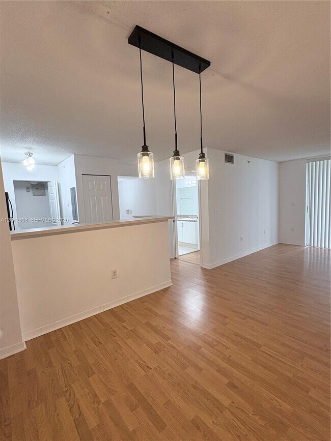 Foto del edificio - 11177 SW 8th St