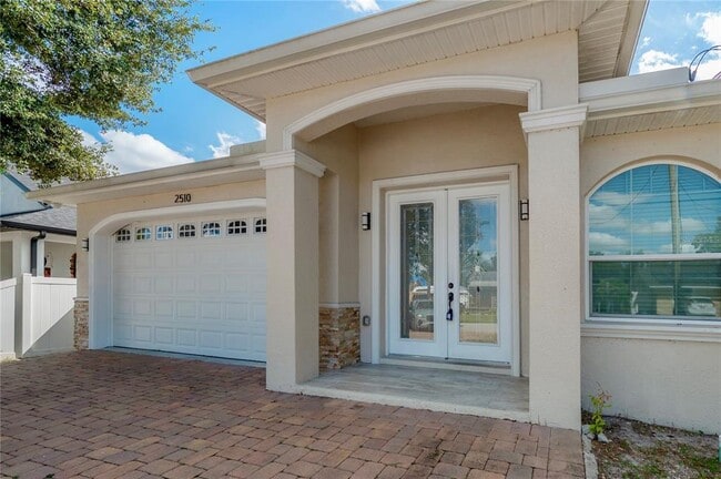 Building Photo - 2510 W South Ave