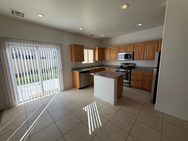 Building Photo - 4-bedroom, 2.5-bathroom home Henderson 89052