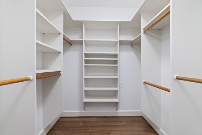 Building Photo - 2907 Albany St