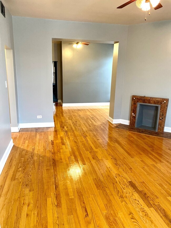 Building Photo - 4563 S Wabash Ave