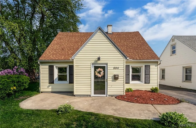 Building Photo - 594 Emerson Dr