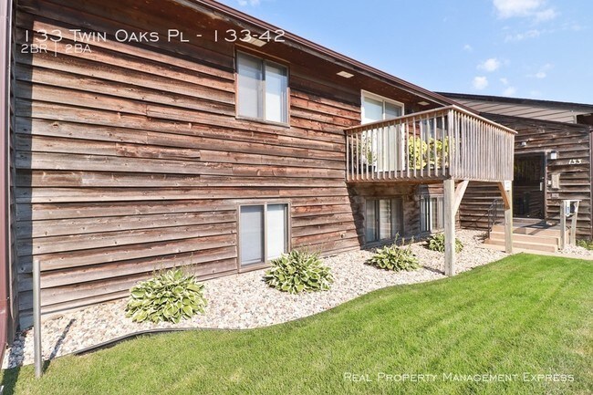 Building Photo - Perfect 2 bedroom near Tomar Park!