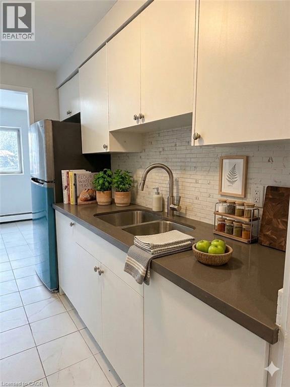 Photo du bâtiment - 15 Mowat Blvd