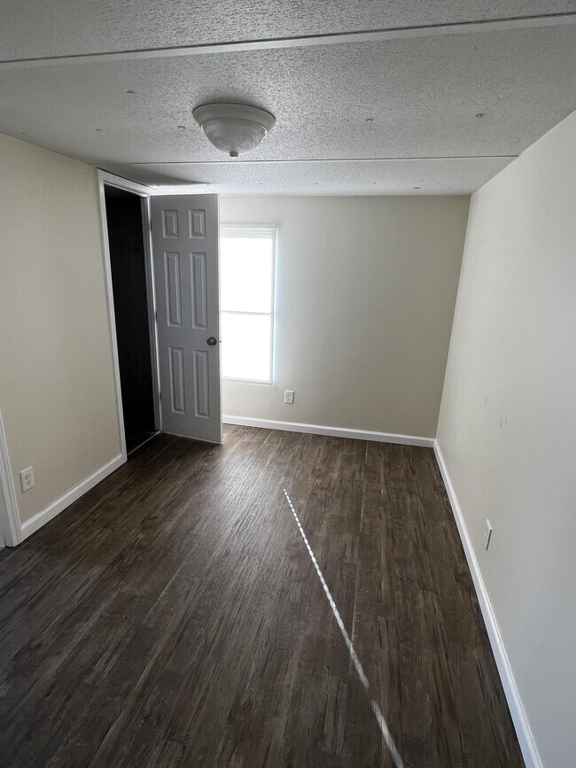 Foto del edificio - 307 Becky Ln