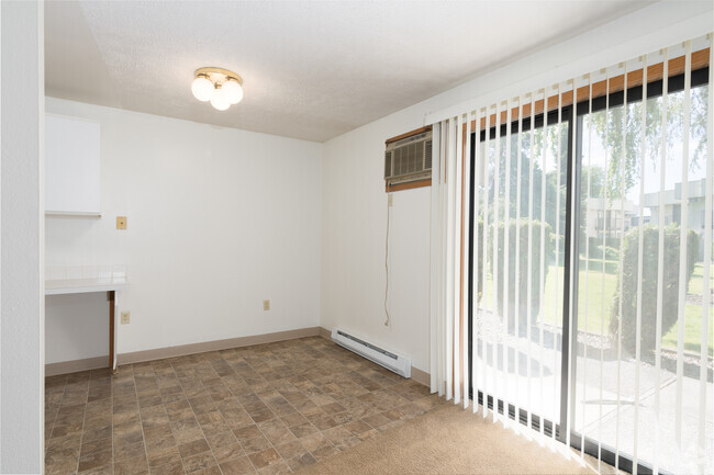 1HAB, 1BA - 578 ft² - Cocina - Colfax Sandhill Apartments