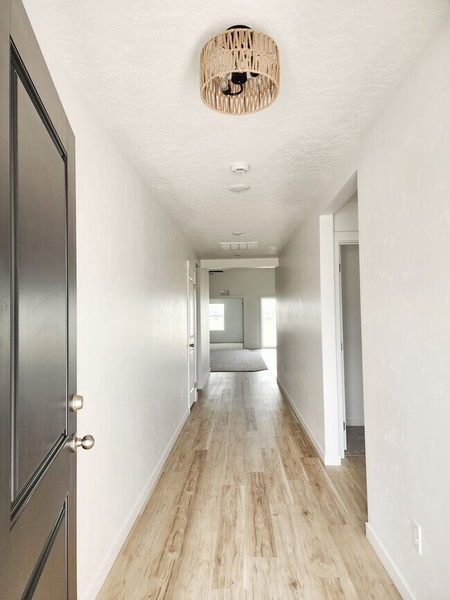Foto del edificio - Newer Caldwell Home