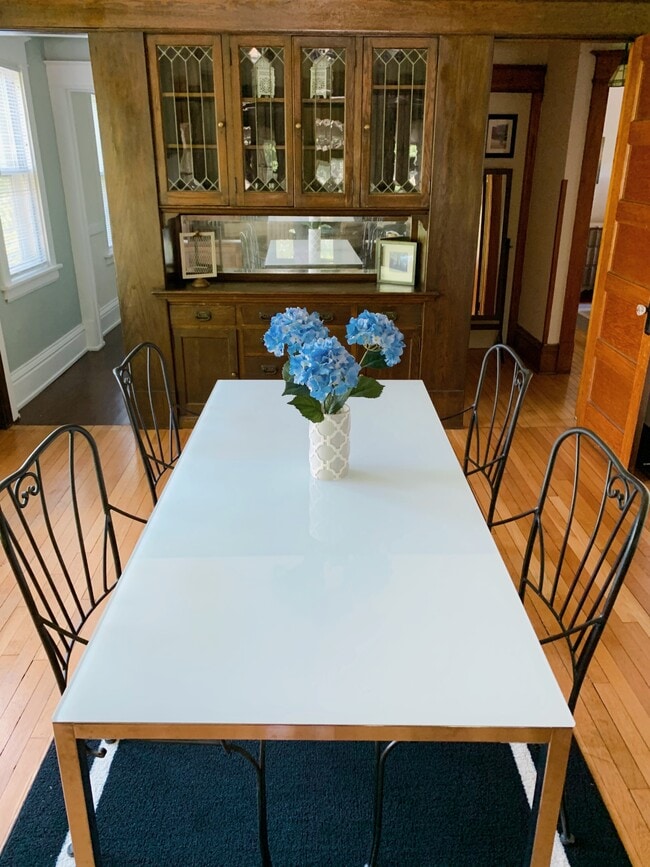 Building Photo - Griggs Duplex